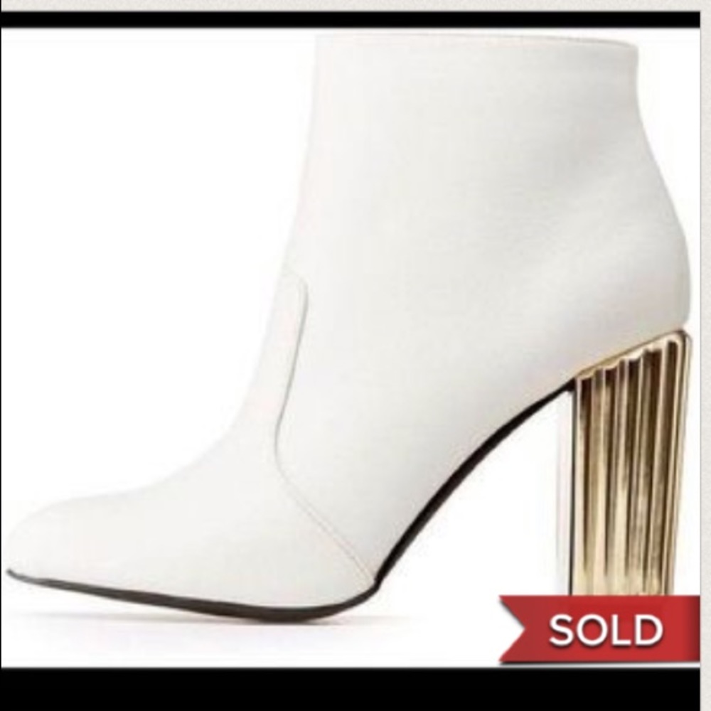 WHITE METALLIC BLOCK HEEL BOOTIE - Picture 1 of 7